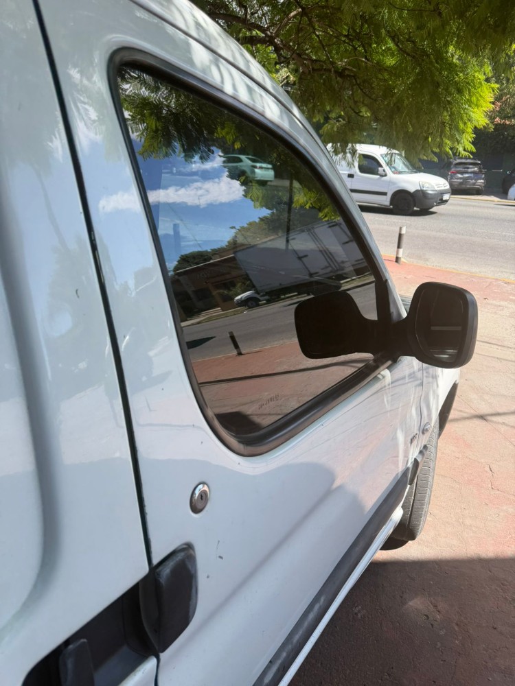 Peugeot Partner CONFORT 1.6 HDI — foto 7